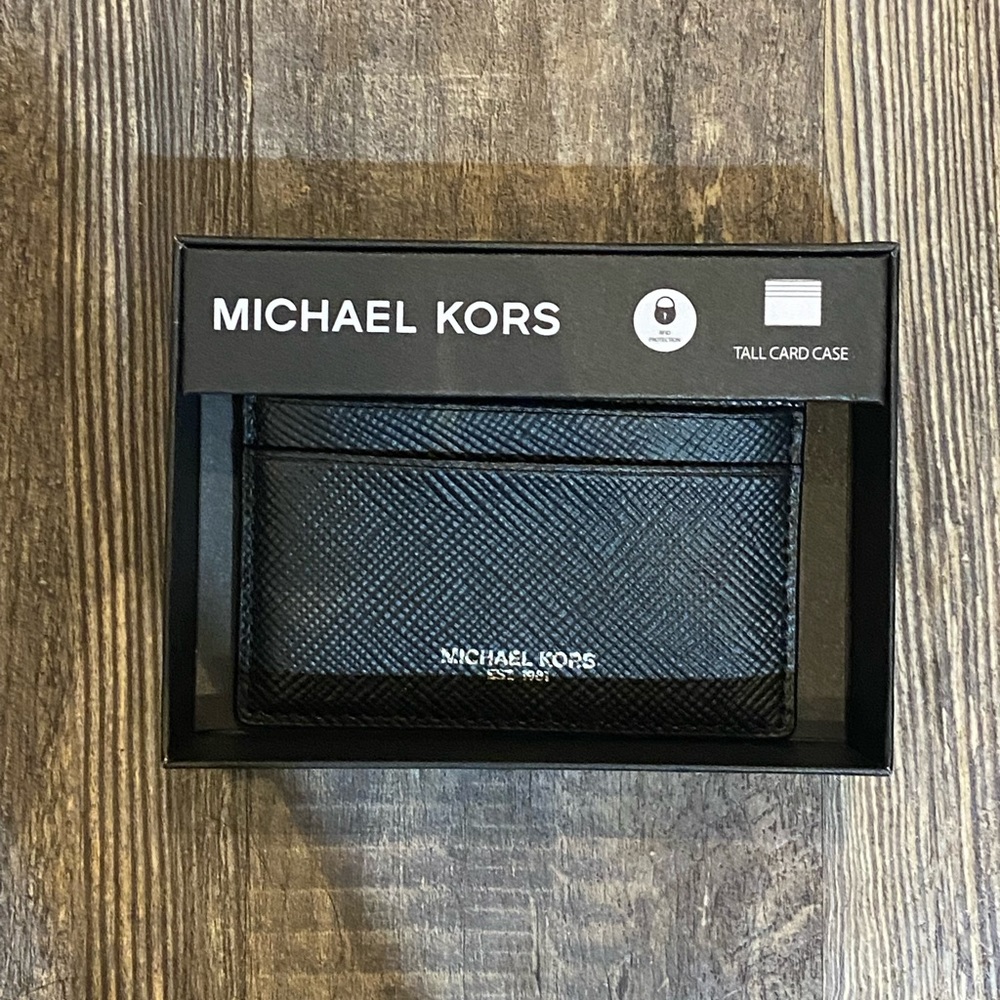 Brand new Michael Kors card holder